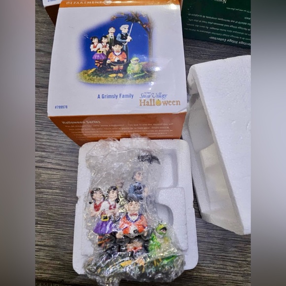 SOLD - Department 56 A Grimsly Family - Picture 4 of 8